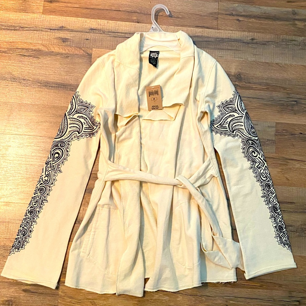 New Lucky Brand sweater with sleeve designs